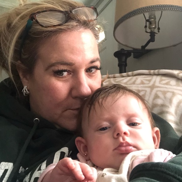 Meet your Posher, Tricia - Picture 1 of 1